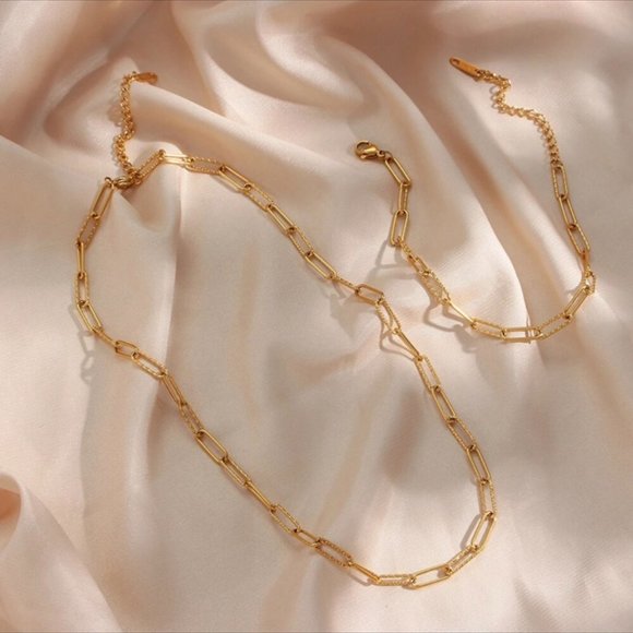 NEW 18K GOLD THIN LINK CHAIN NECKLACE, NICE NECKLACE, CUTE NECKLACE. - Picture 4 of 7